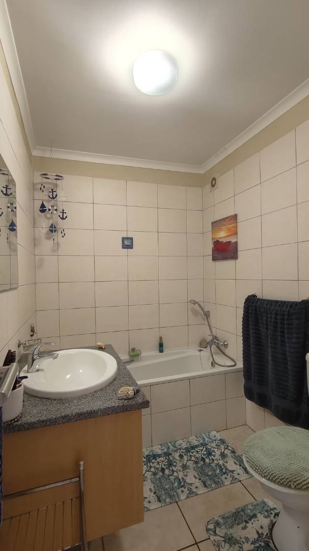 2 Bedroom Property for Sale in Hartenbos Central Western Cape